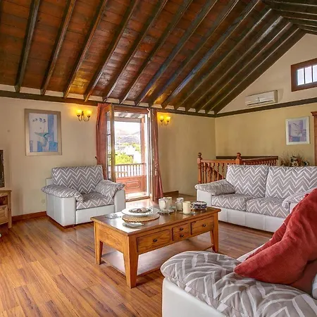 Domingo By Villa